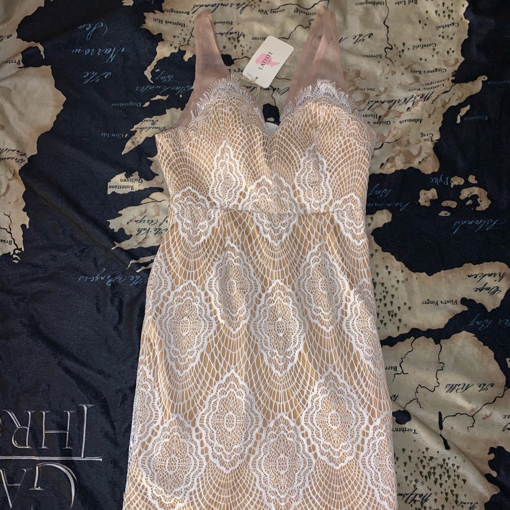 L’ATISTE Lace Dress - Picture 1 of 7